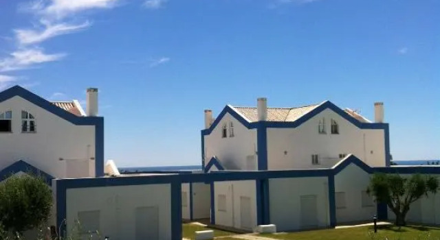 Casa Tedi, Alto do Perogil, Tavira - 3 Bedroom, 3 Bathroom villa, large Pool, exquisite Gardens & Air-conditioning, Забронировать Отель Тавира Nature Reserve Ria Formosa, рядом с Castle of Tavira