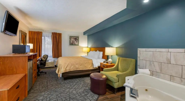 Номер Standard Quality Inn Austintown-Youngstown West