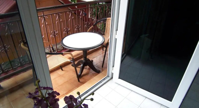 Двухместный номер Standard с балконом и с красивым видом из окна Hotel Swiss Garden Patong