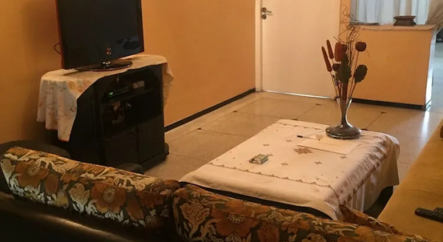 Кровать в общем номере Property located in a quiet area close to the train station and town