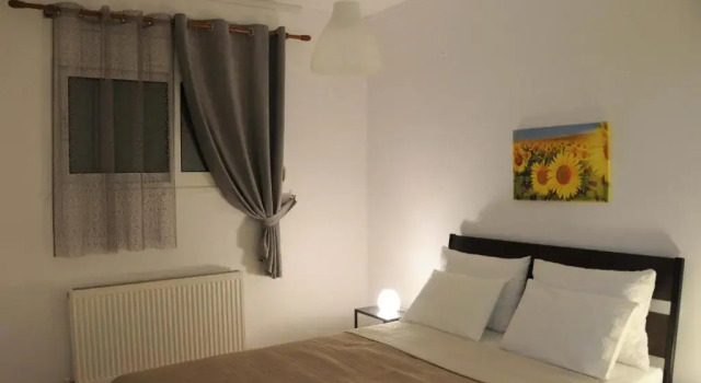 Vereniki 1, Book Hotel Kriopigi 