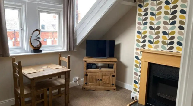Apartment 4, Crescent Avenue