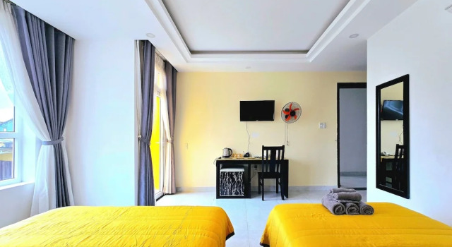 Трёхместный номер Standard с балконом Flamingo Villa Hoi An