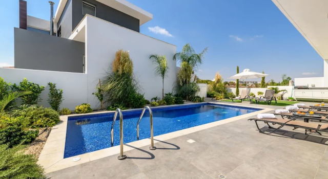 Olivine Waves, Book Villa Protaras Famagusta