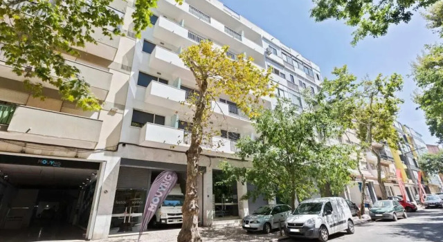 Spacious 1 Bed Apt w/Balcony, Sleeps 3, Rezerwuj Apartament Benfica Lisbon Region