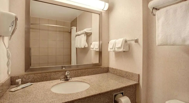 Номер Standard Days Inn & Suites by Wyndham Collingwood
