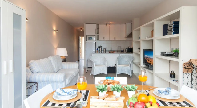 Apartment in Playa del Ingles, Gran Canaria 102878 by MO Rentals, Забронировать Апартаменты/квартира Отели Плайя дель Инглес с бассейном, рядом с Экуменический храм Эль-Сальвадор, Бассейн