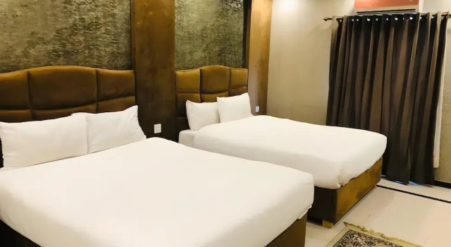 Blue Moon Continental, Book Guesthouse Hotels in Islamabad with Parking, Parking