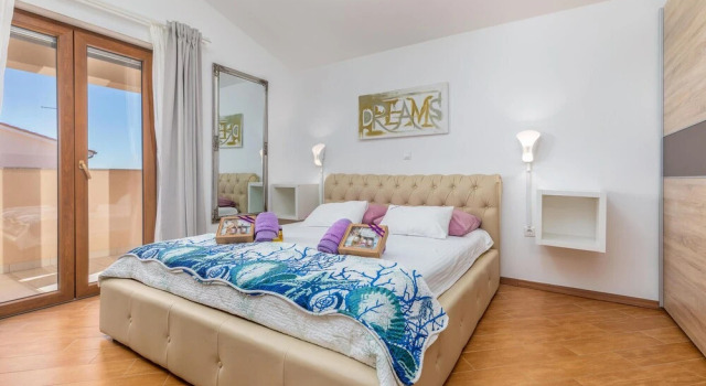 Awesome Home in Sarici With Outdoor Swimming Pool, Wifi and 4 Bedrooms, Prenota Hotel Divsici Istria centrale