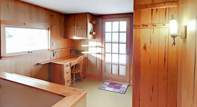 Classic Maine Home on the Ocean 3 Bedrooms 2 Bathrooms Home, Book Hotel Lamoine Man