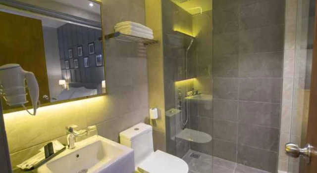 Двухместный номер Deluxe с балконом Redpine Boutique Hotel