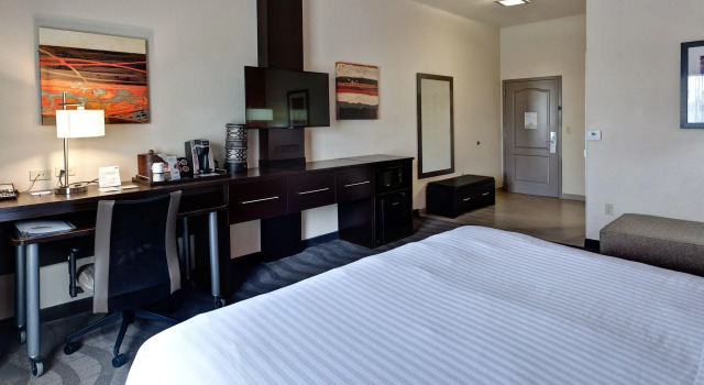 Двухместный номер Standard Holiday Inn Express Northwest Maize by IHG