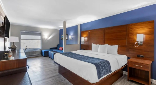 Шестиместный люкс Comfort Suites St Louis - Sunset Hills