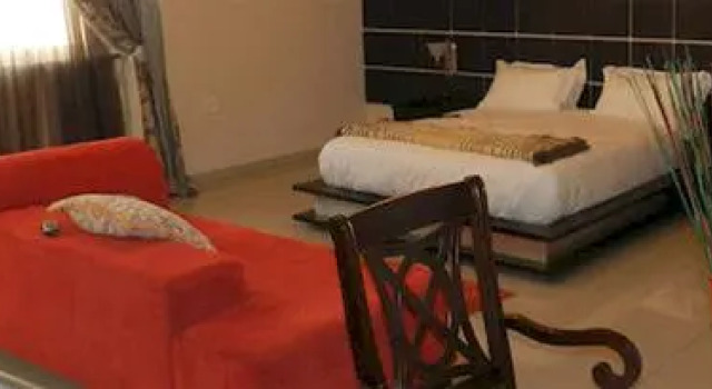 Madala Lodge, Buchen Sie Hotel Mhlambanyatsi Swasiland