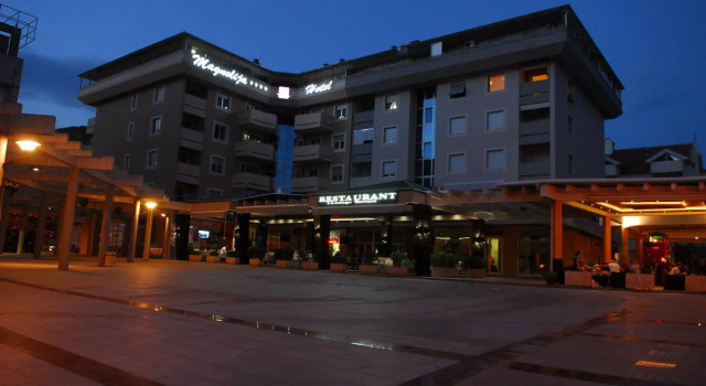 Hotel Magnolija, Book Hotel Businesshoteller i Tivat, 4* 5*