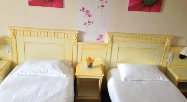 Двухместный номер Comfort Hôtel HAPY