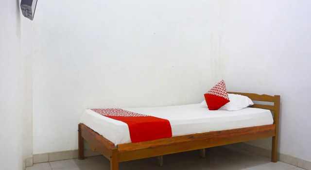 OYO 90111 Almeerah Homestay Syariah Near RS Hermina, Prenota Hotel Hotel a Sulawesi con parcheggio, Parcheggio