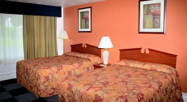 Номер Classic The Cardinal Inn