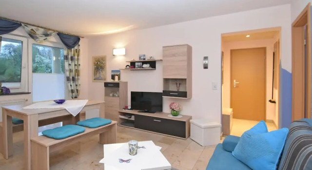 Roomy Apartment in Lichtenhain With Pond