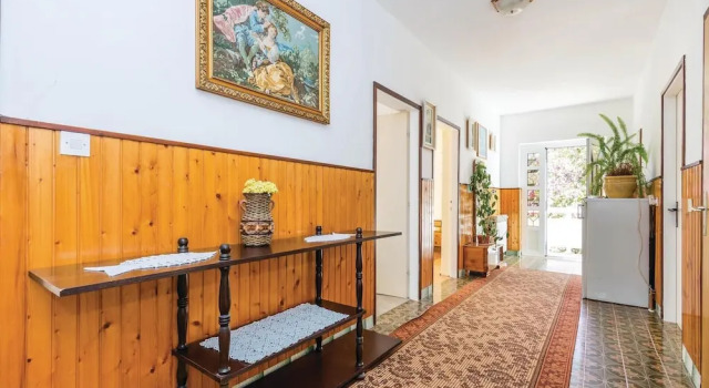 Stunning Home in Rab With Wifi and 4 Bedrooms, Prenota Hotel Hotel a Isole Quarnerine con parcheggio, Parcheggio