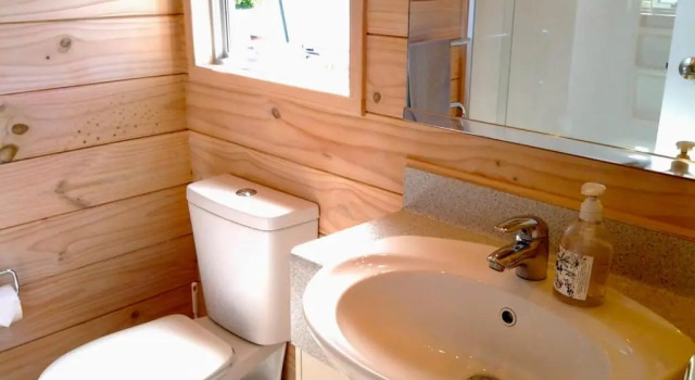 Kowhai Retreat - Matarangi Holiday Home, Buchen Sie Hotel Matarangi 