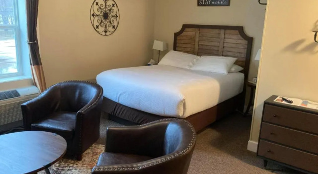 Номер Deluxe Hotel Frankfort & Restaurant