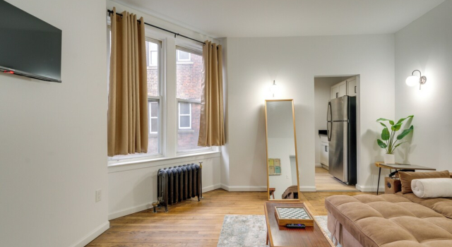Pet-friendly Midtown Gem, 1 Mi to Dtwn Detroit, Забронировать Отель Детройт Detroit Metropolitan Area, рядом с DMC Harper Hospital