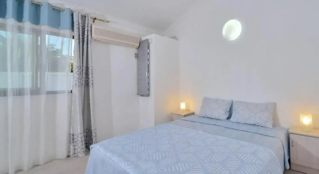 Côte Ouest - VUE IMPRENABLE SUR LA MER - VILLA BELIFAGE BLEUE avec Piscine Privative, Rezerwuj Willa Hotele w Albion z parkingiem, Parking