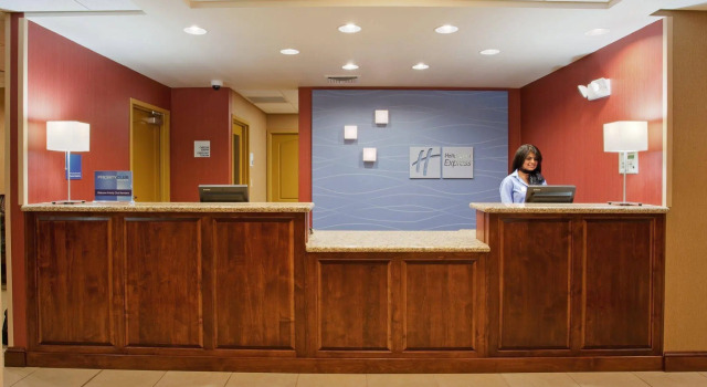 Holiday Inn Express Hotel & Suites Willows by IHG, Забронировать Отель Отели Уиллоус с бассейном, Бассейн