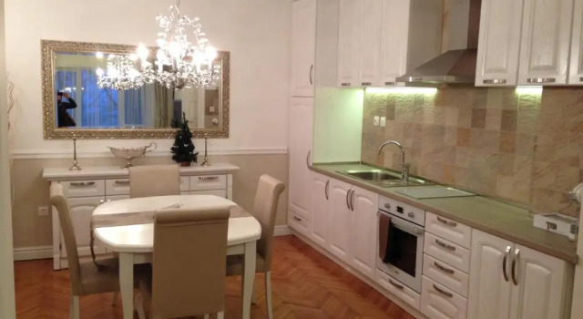 Апартаменты Deluxe Apartment Antique Theatre