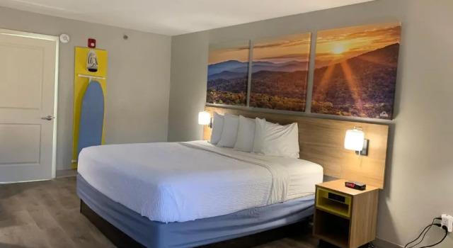 Номер Standard Days Inn by Wyndham Atlanta Stone Mountain
