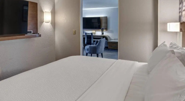 Полулюкс Courtyard by Marriott Nashville Vanderbilt West End