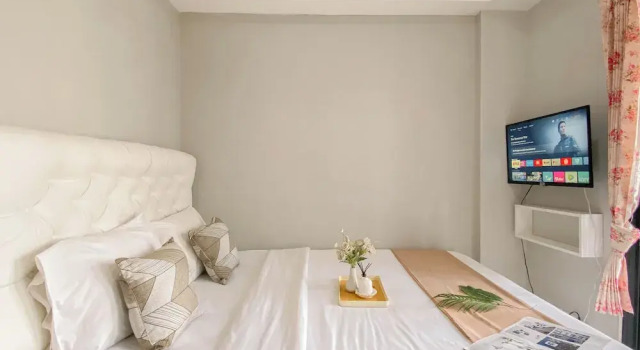 Апартаменты Standard Cozy 1BR without Living Room at Royal Heights Apartment