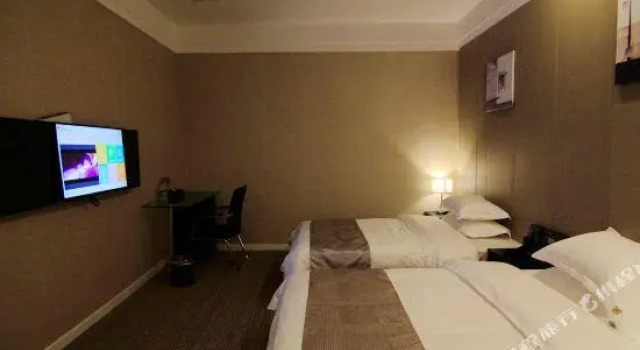 Nice Hotel (Chongqing Nanping Light Rail Station)