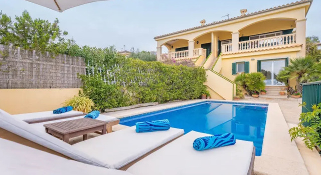 Xilvar in Mallorca With 3 Bedrooms and 2 Bathrooms