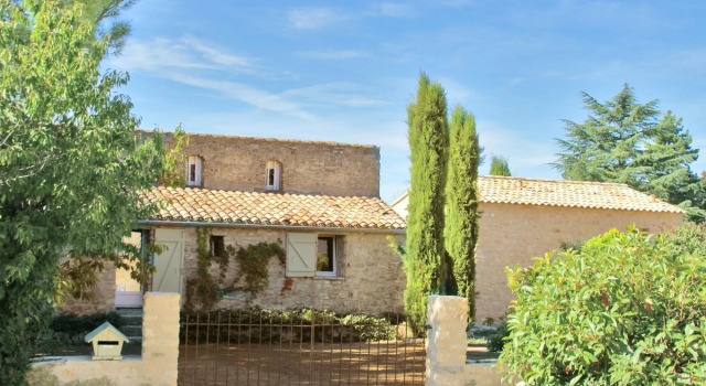 Splendid Villa in Viens with Swimming Pool, Reserva ahora Villa Viens Provenza-Alpes-Costa Azul