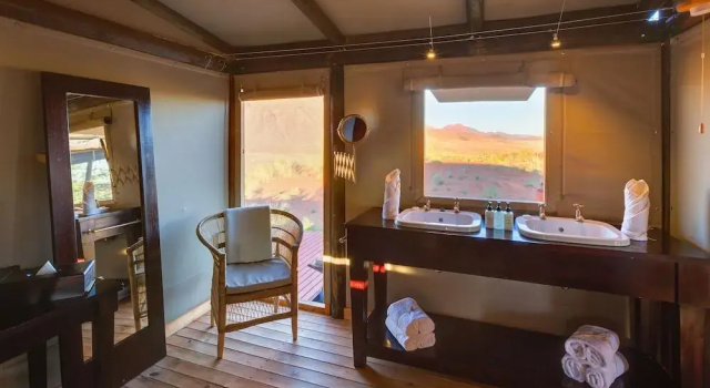 Wolwedans Dunes Lodge, Prenota Hotel Hotel 3 stelle a Windhoek, 3*