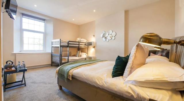 Четырёхместный номер Deluxe The Greenhead Hotel