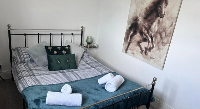Build Your Memories hot Tub, Garden, Sleeps 14, Забронировать Дом для отпуска Порткол Гламорган