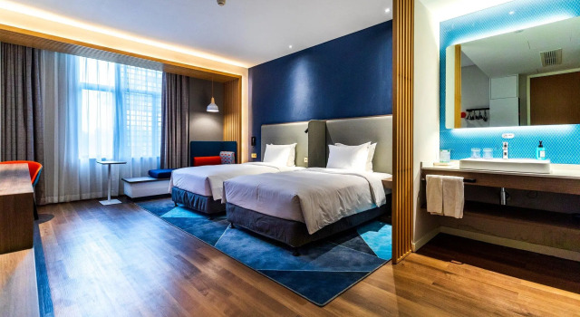 Двухместный номер Standard Holiday Inn Express Pinghu by IHG