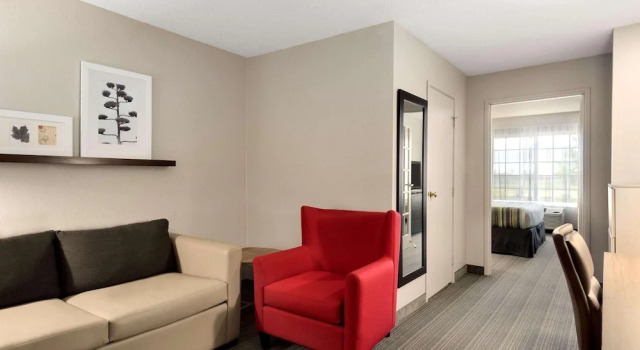 Люкс c 1 комнатой Country Inn & Suites by Radisson, Romeoville - Bolingbrook