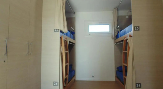 Кровать в общем номере Hostel Albergue O Mesón - Habitación superior Luxury