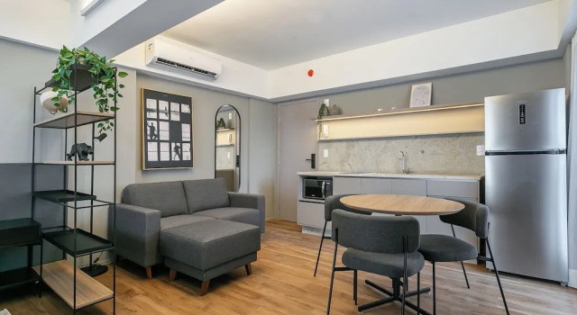 Studios Rio Branco by Viva - Prédio moderno, aptos com cama king-size no centro de Floripa, Забронировать Апартаменты/квартира Флорианополис - центр города Флорианополис, рядом с Hercilio Luz Square