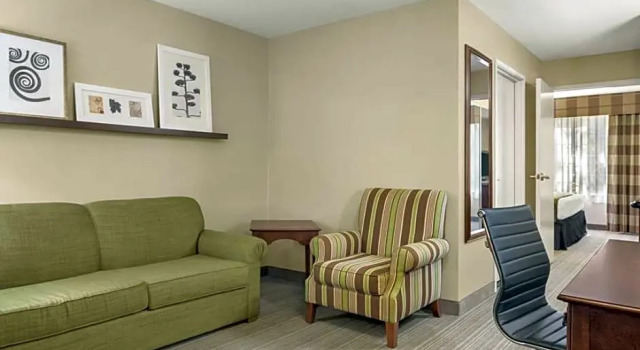 Люкс Country Inn & Suites by Radisson, Lima