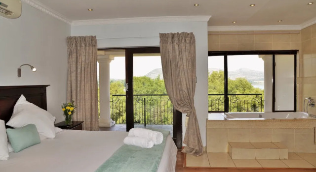 Номер Premium Indlovukazi Guesthouse