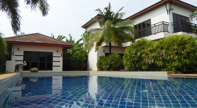 Вилла с 2 комнатами Tropicana Beach Villa at VIP Resort