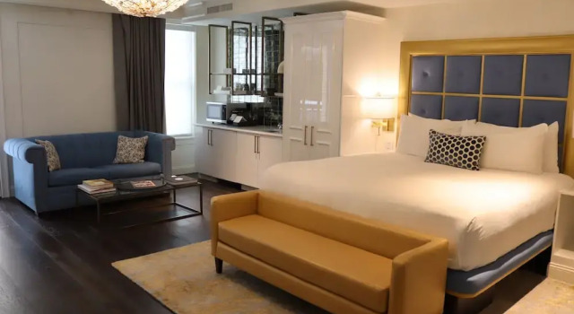 Полулюкс The Adelphi Hotel
