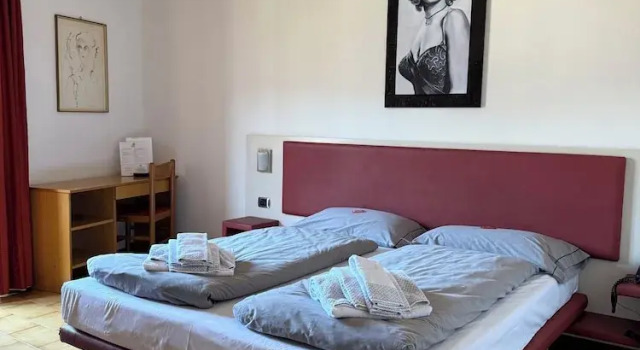 Двухместный номер Standard с балконом Euro Hotel