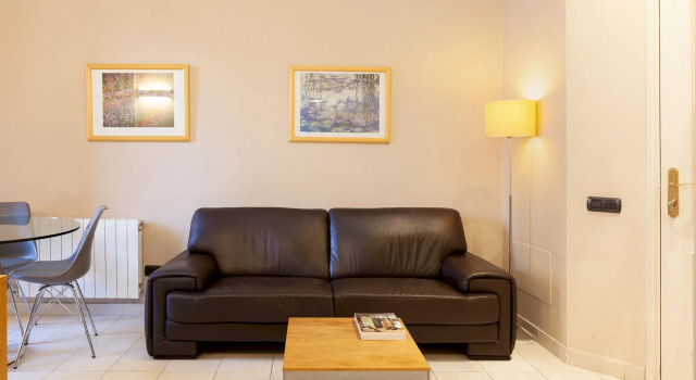 GAUDIR 6 · Soft and bright apartment w/terrace in Eixample