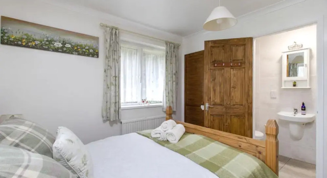 Queen Bower Farm Lodge